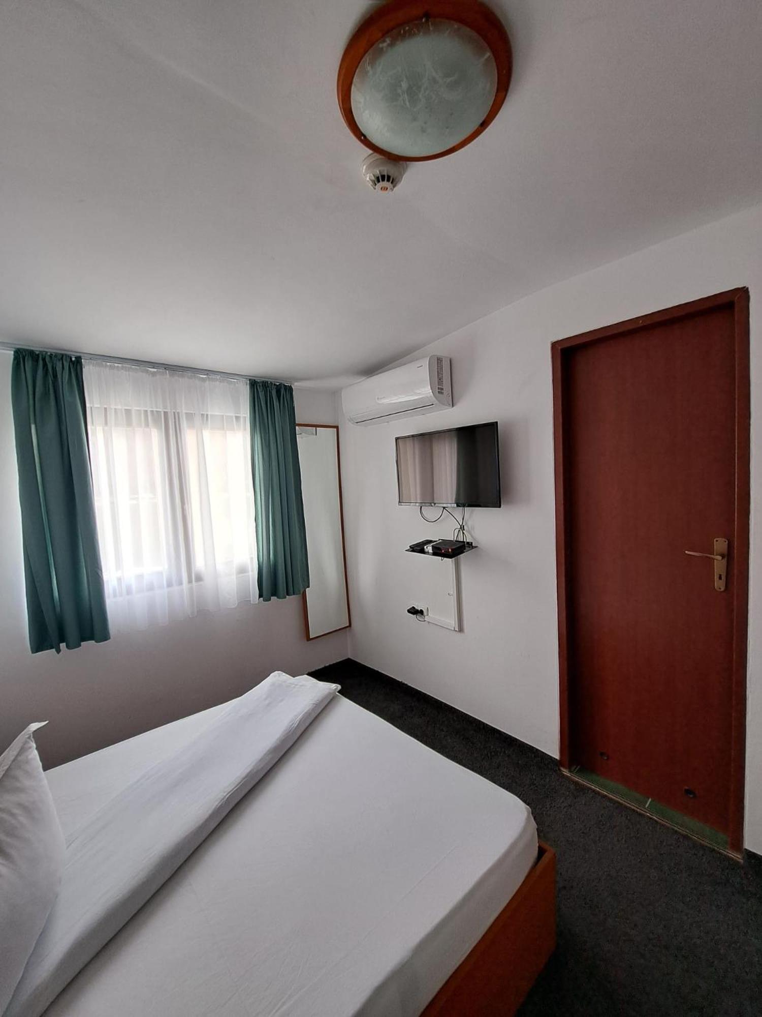 Hotel Pescarus Port ビカズ エクステリア 写真